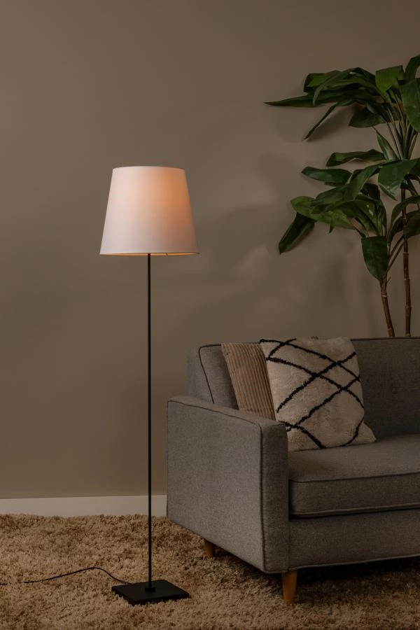 Lucide PENDIO - Floor lamp - 1xE27 - Black - atmosphere 1